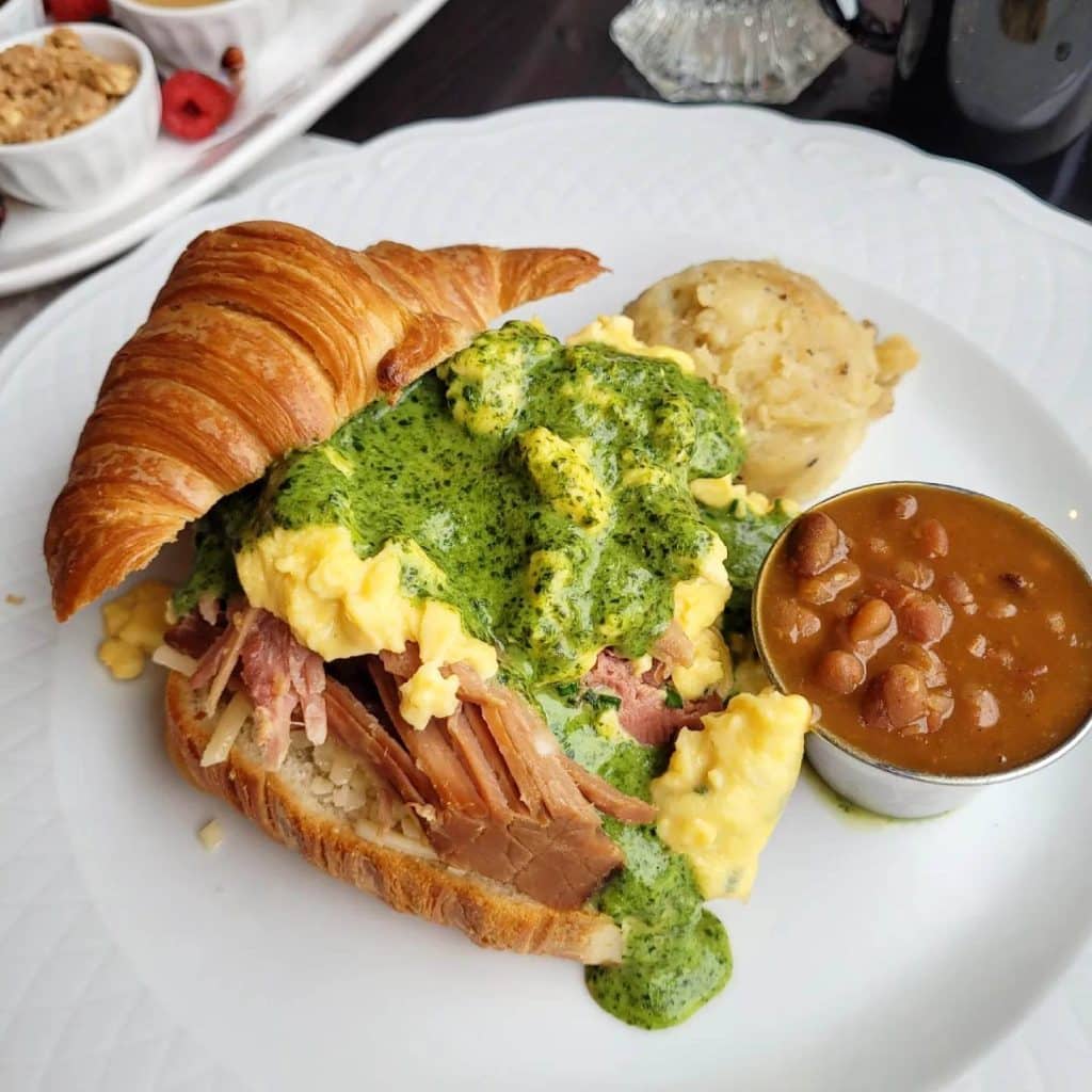 croissant_cafe_regine