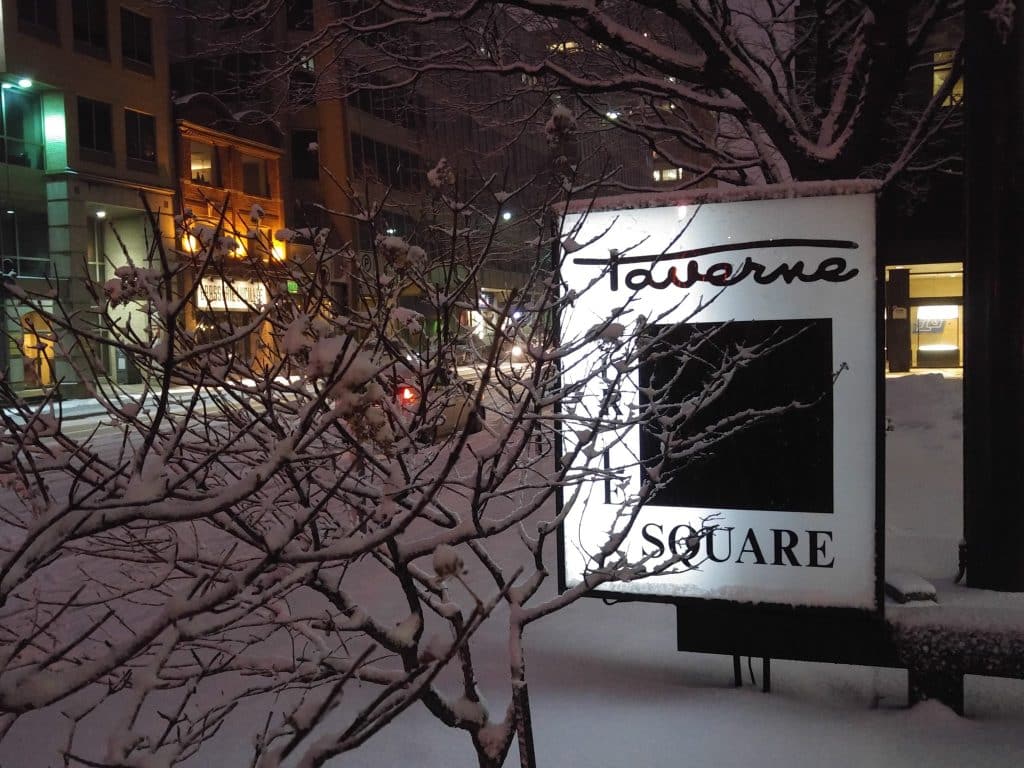 taverne_sur-le_square-scaled